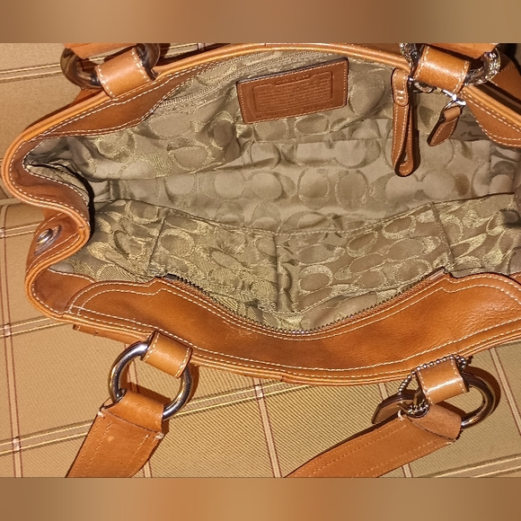 Coach Butter Soft Genuine Leather Designer Hobo - Picture 7 of 8